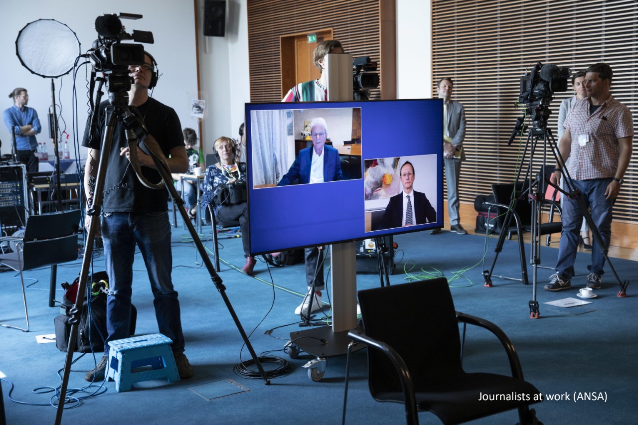 Pope Francis: Communicate by encountering people as they are