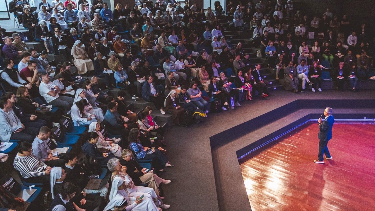The Second CRB Communication Congress in São Paulo (Brazil)
