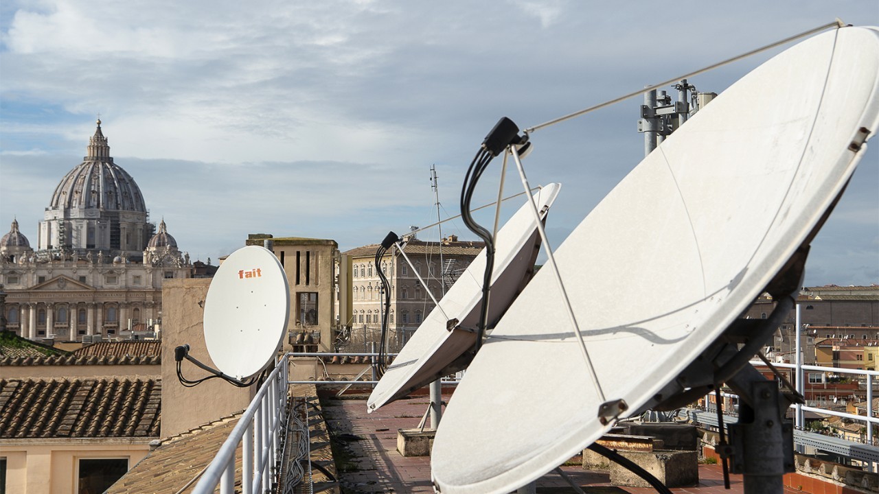 Pope Francis sends well-wishes for Vatican Radio’s 90th anniversary