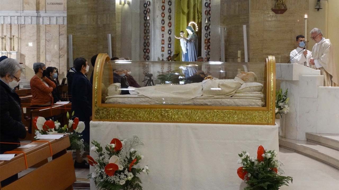 Sulle orme di don Alberione: dalla comunicazione alla comunione