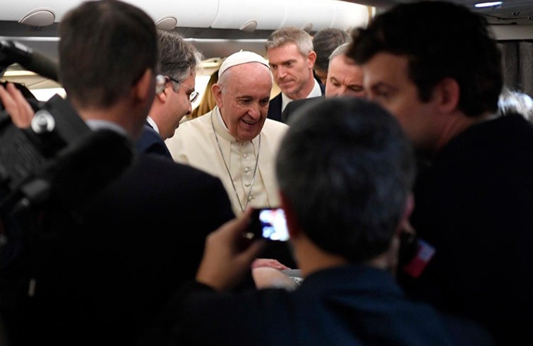 Pope's Communications Day message: 'Listening is essential for dialogue'