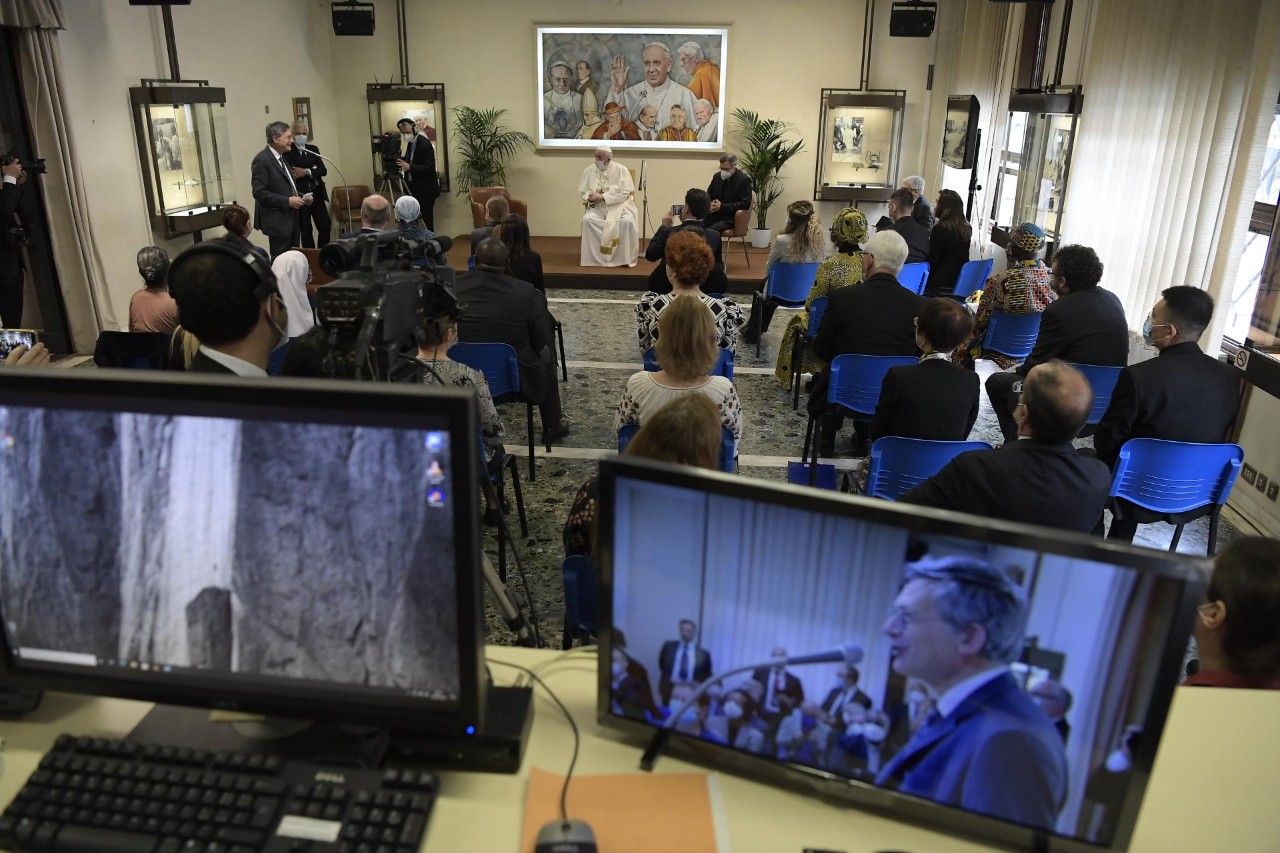 2021.05.24 Visita alla ComunitÃ  di lavoro del Dicastero per la Comunicazione